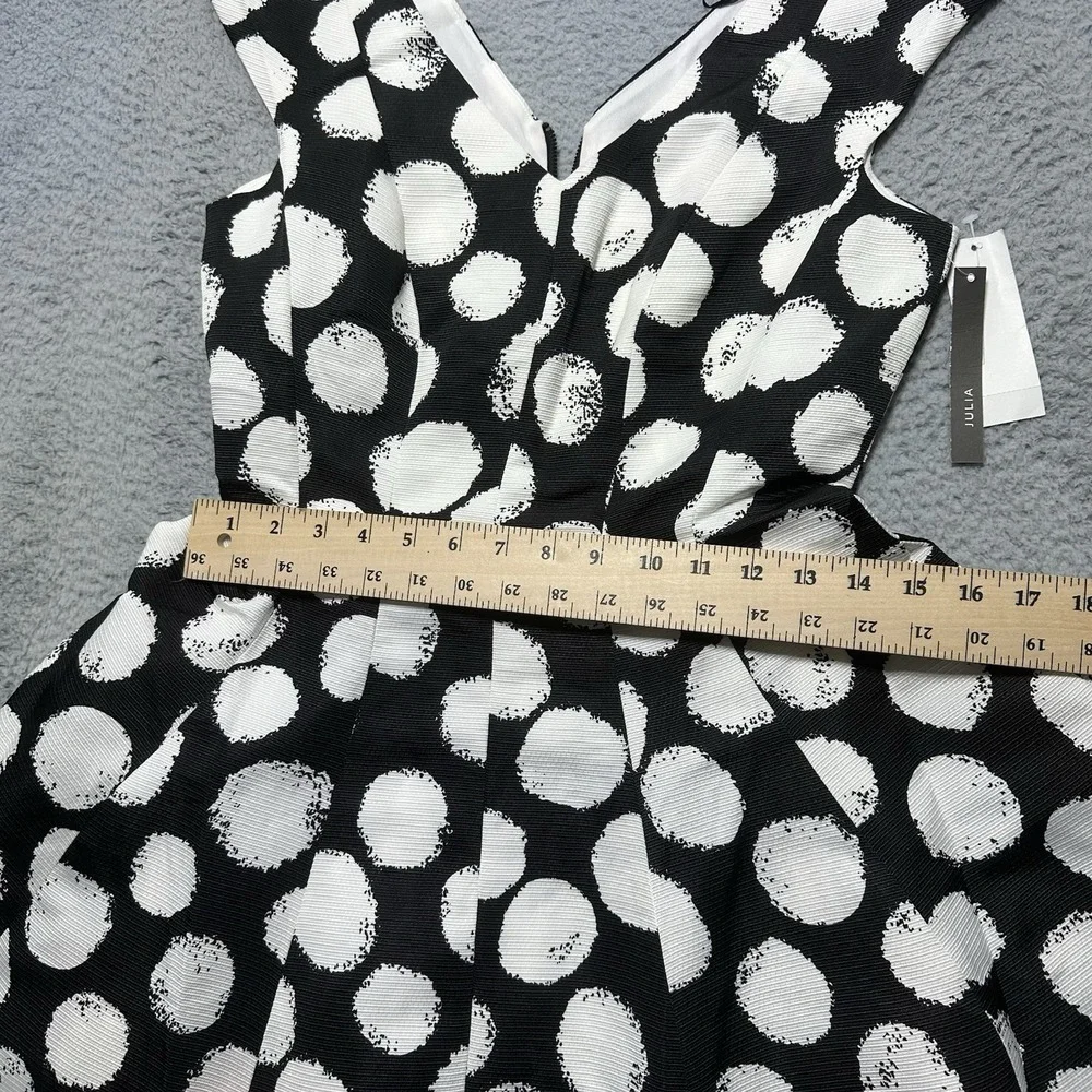 Julia Jordan Women's V Neck Extended Shoulder Polka Dot Fitflare Size 6‎ Pin Up